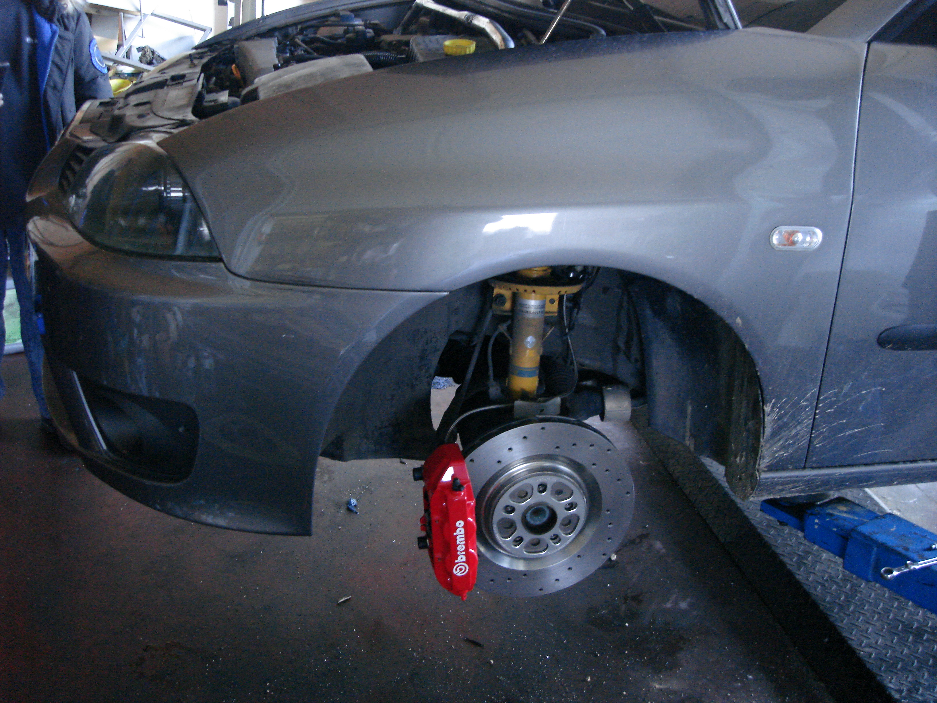 HyperBrake Motorsport Front 4pot Big Brake Kit without calipers for Seat Ibiza IV 6J for Brembo calipers from Alfa Romeo Mito/Renault clio RS and monoblock brake discs 323x28mm - Image 5